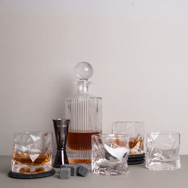 Why Decanters Make The Best Anniversary Gifts For Men Who Love Whisky